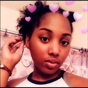 Meet your Posher, Emauni